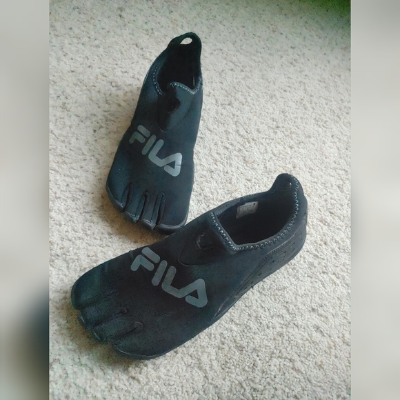fila water shoes with toes